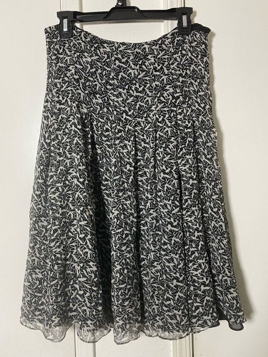 Jones New York Dresses & Skirts - Jones New York 100% silk midi skirt